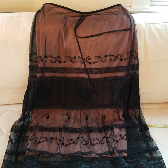Black lace skirt . Size 8 - Picture 7 of 9
